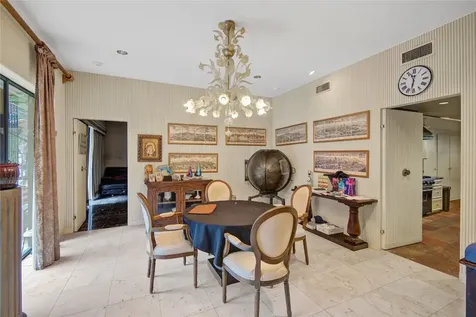 526 Bolton Place Houston TX 77024