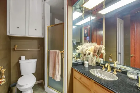 526 Bolton Place Houston TX 77024