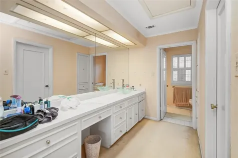 526 Bolton Place Houston TX 77024