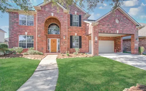 105 Hawke Bay Lane Friendswood TX 77546