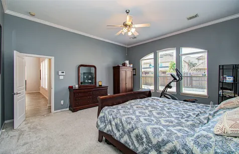 105 Hawke Bay Lane Friendswood TX 77546
