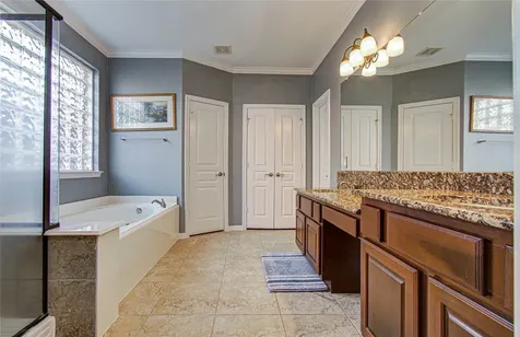105 Hawke Bay Lane Friendswood TX 77546