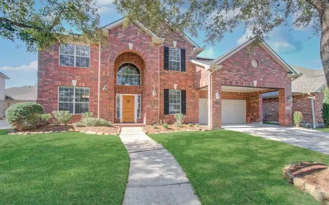 105 Hawke Bay Lane Friendswood TX 77546