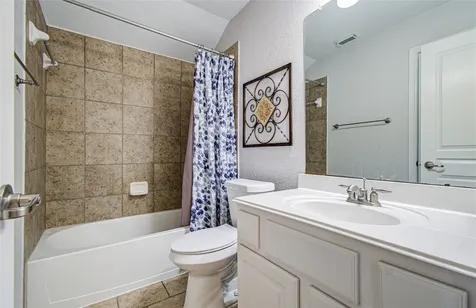 105 Hawke Bay Lane Friendswood TX 77546