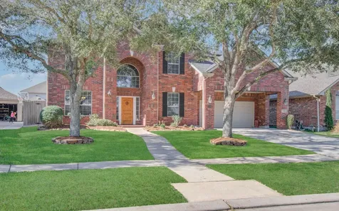 105 Hawke Bay Lane Friendswood TX 77546