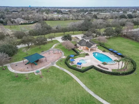 105 Hawke Bay Lane Friendswood TX 77546