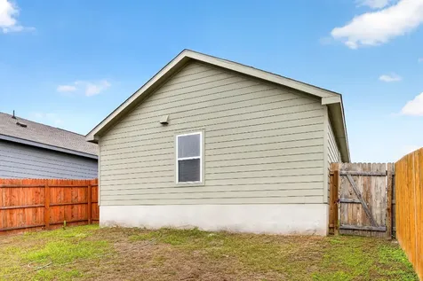 8111 Nube Medina San Antonio TX 78252