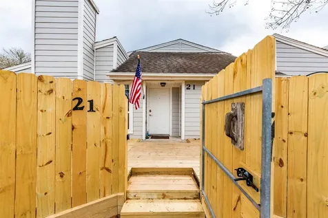 21 Hideaway Drive Friendswood TX 77546