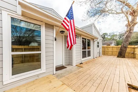 21 Hideaway Drive Friendswood TX 77546