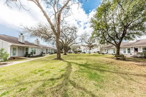 21 Hideaway Drive Friendswood TX 77546