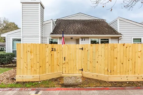 21 Hideaway Drive Friendswood TX 77546