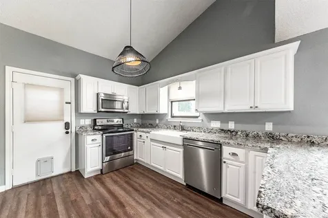 21 Hideaway Drive Friendswood TX 77546