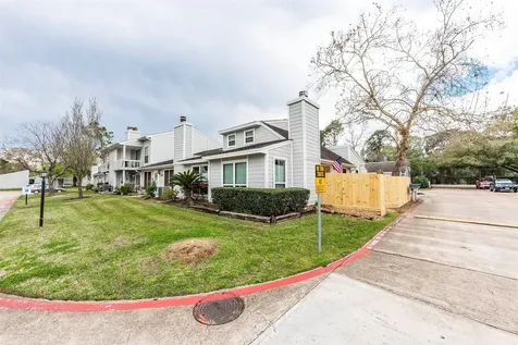 21 Hideaway Drive Friendswood TX 77546