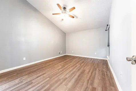 21 Hideaway Drive Friendswood TX 77546
