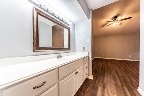 21 Hideaway Drive Friendswood TX 77546