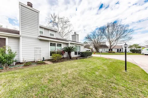 21 Hideaway Drive Friendswood TX 77546