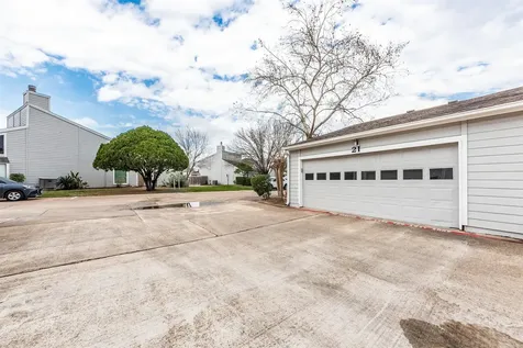 21 Hideaway Drive Friendswood TX 77546