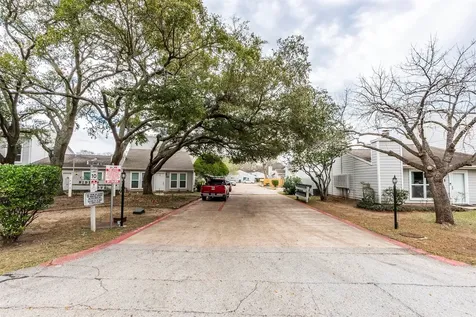 21 Hideaway Drive Friendswood TX 77546