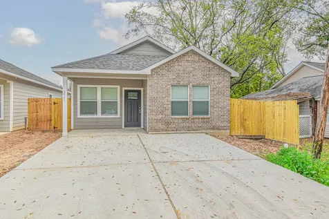 3701 Chanterway Street Bacliff TX 77518