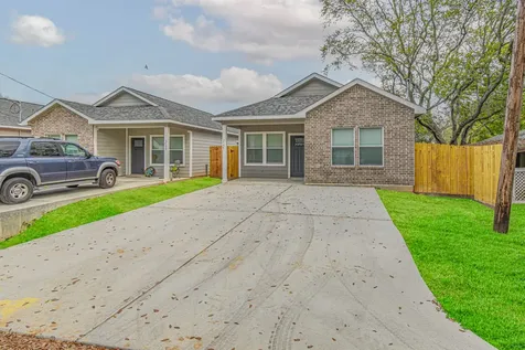 3701 Chanterway Street Bacliff TX 77518