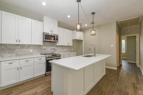 3701 Chanterway Street Bacliff TX 77518