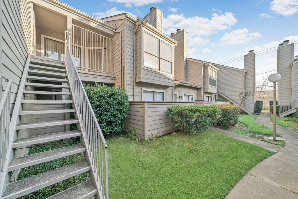 6701 Sands Point Drive 82 Houston TX 77074