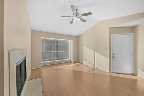 6701 Sands Point Drive 82 Houston TX 77074