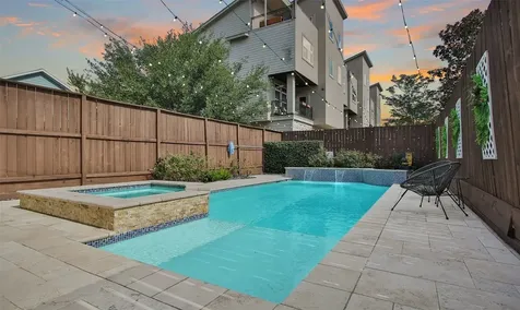 1330 W 25th Street C Houston TX 77008
