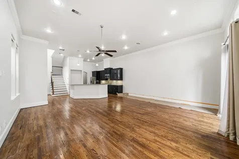 5732 Petty Street Houston TX 77007