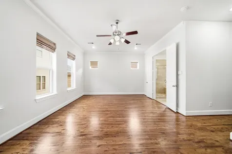 5732 Petty Street Houston TX 77007