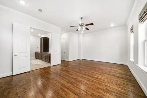 5732 Petty Street Houston TX 77007