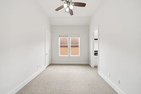 5732 Petty Street Houston TX 77007