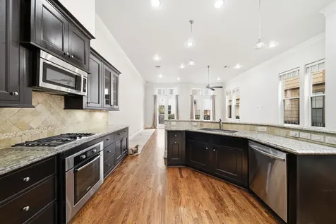 5732 Petty Street Houston TX 77007