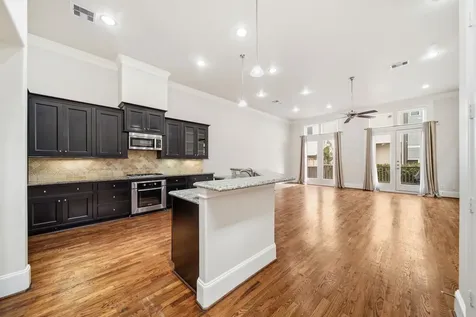 5732 Petty Street Houston TX 77007