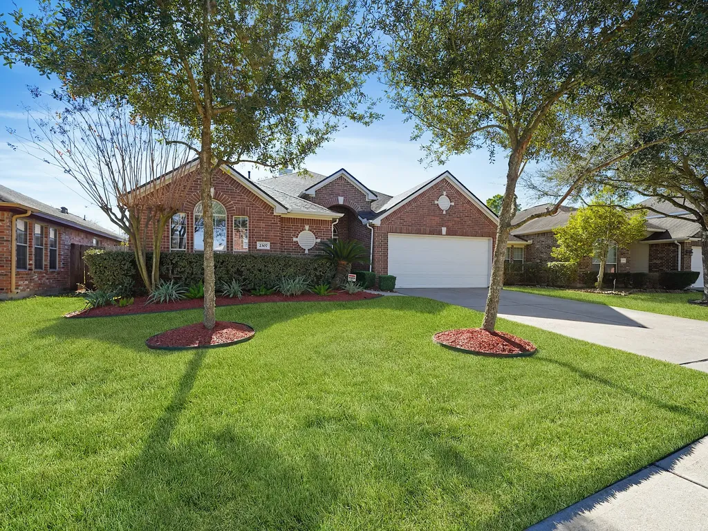 2307 Megellan Point Lane Pearland TX 77584