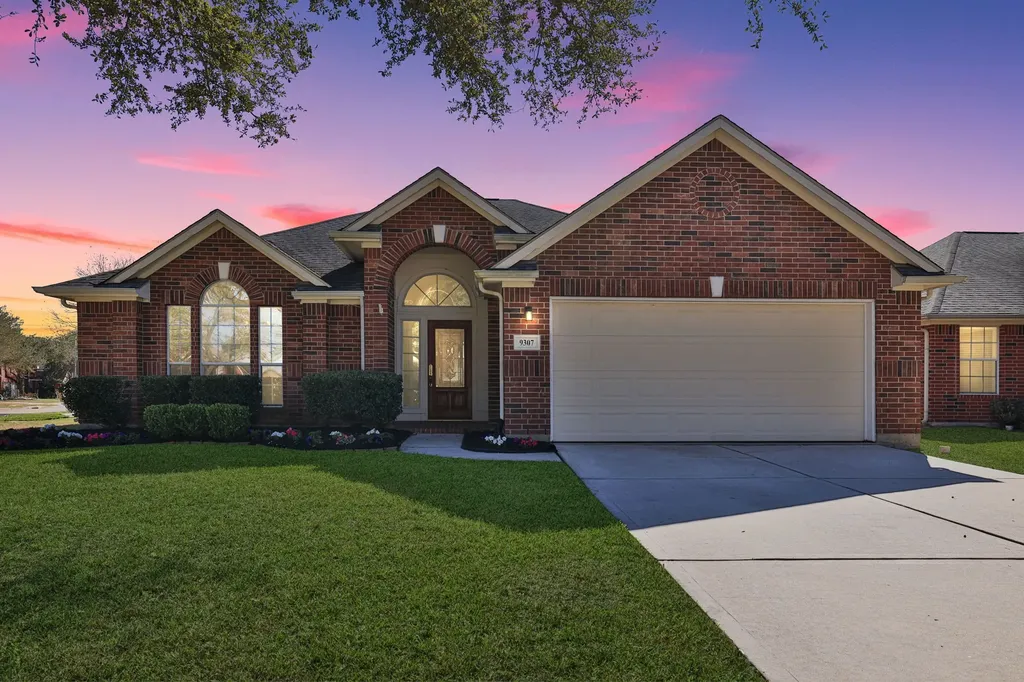 9307 Alzaada Lane Houston TX 77070