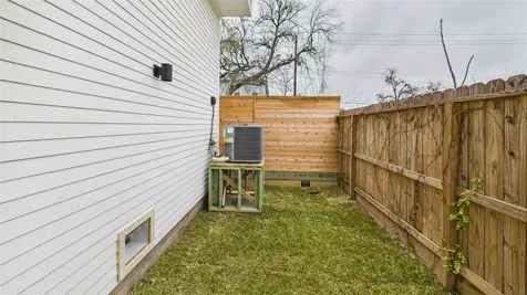 602 Jewett Street A Houston TX 77009