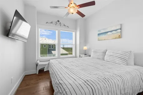 11706 Opihi Galveston TX 77554