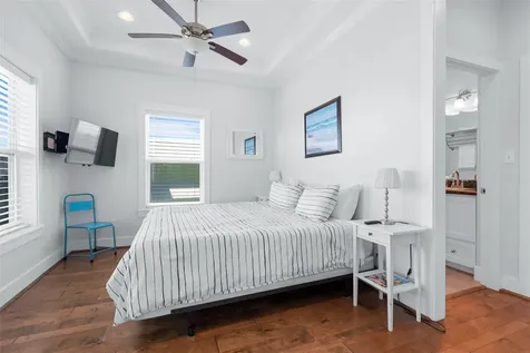 11706 Opihi Galveston TX 77554