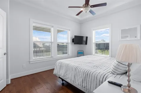 11706 Opihi Galveston TX 77554