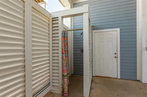 11706 Opihi Galveston TX 77554