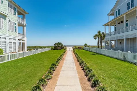 11706 Opihi Galveston TX 77554