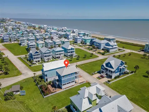 11706 Opihi Galveston TX 77554