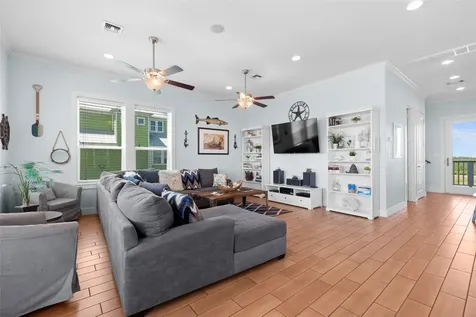 11706 Opihi Galveston TX 77554