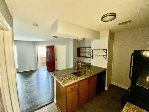 2401 Sycamore Avenue D12 Huntsville TX 77340