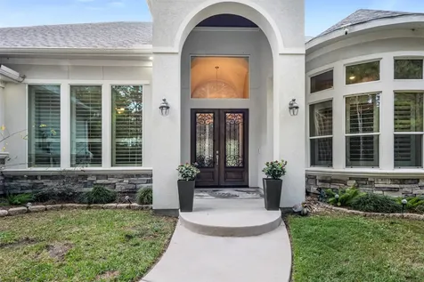 26214 Crown Court Montgomery TX 77316