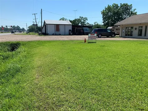 2214 N Main Street Liberty TX 77575