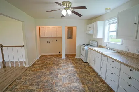 15989 State Highway 30 Richards TX 77873