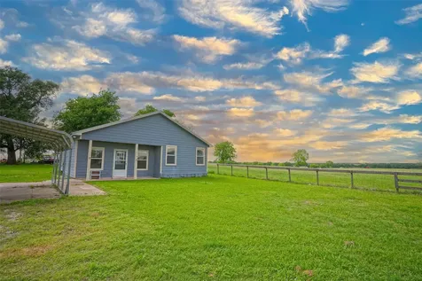 15989 State Highway 30 Richards TX 77873