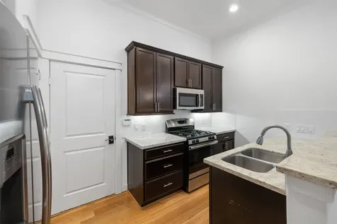 902 W 20th Street C Houston TX 77008